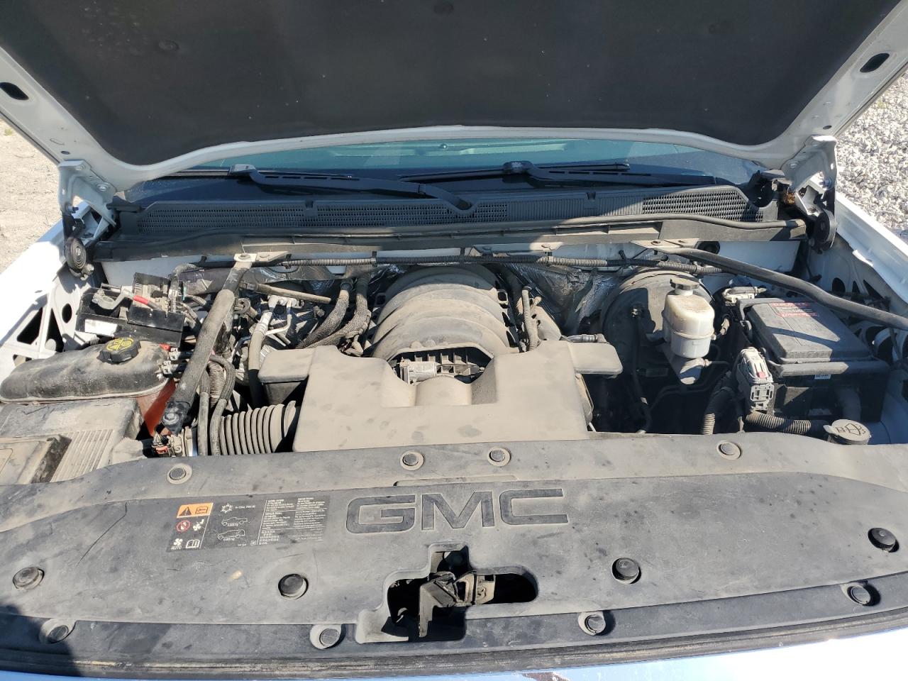 GMC Sierra C1500 Image 8