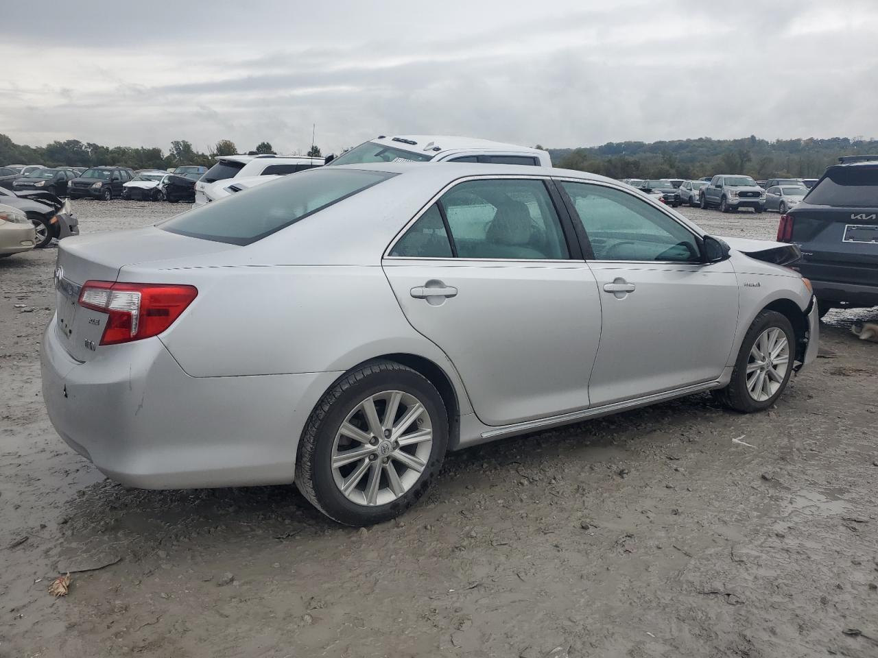 Toyota Camry Hybrid Image 7