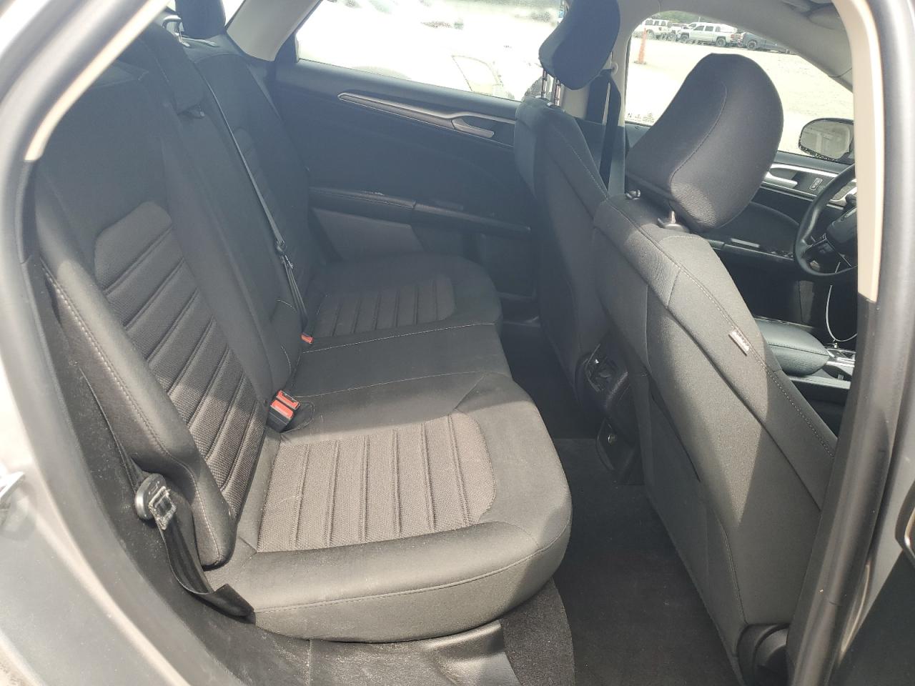 Ford Fusion Se Image 7