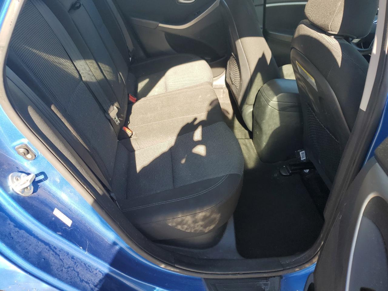 Hyundai ELANTRA Image 11