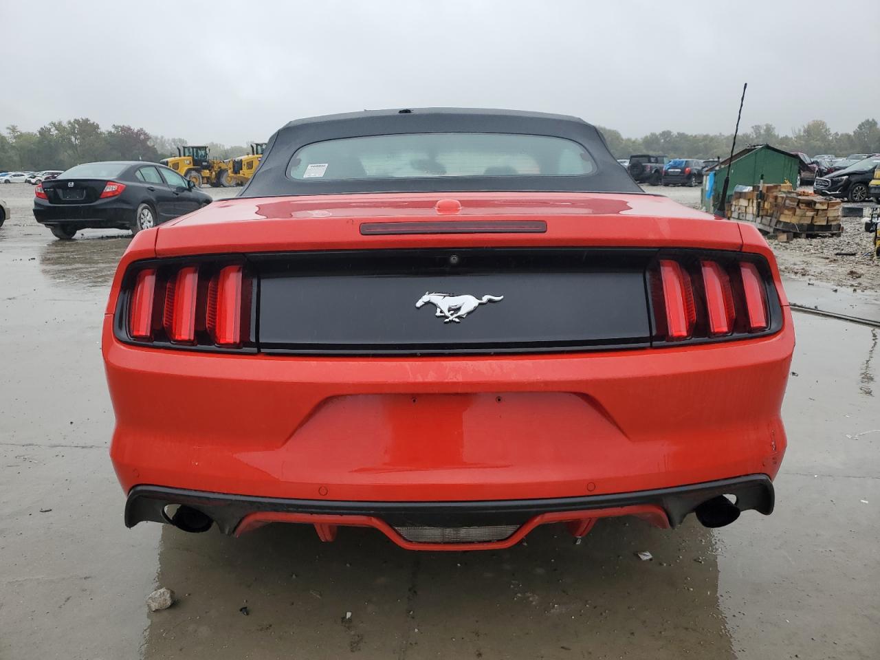 Ford Mustang Image 2