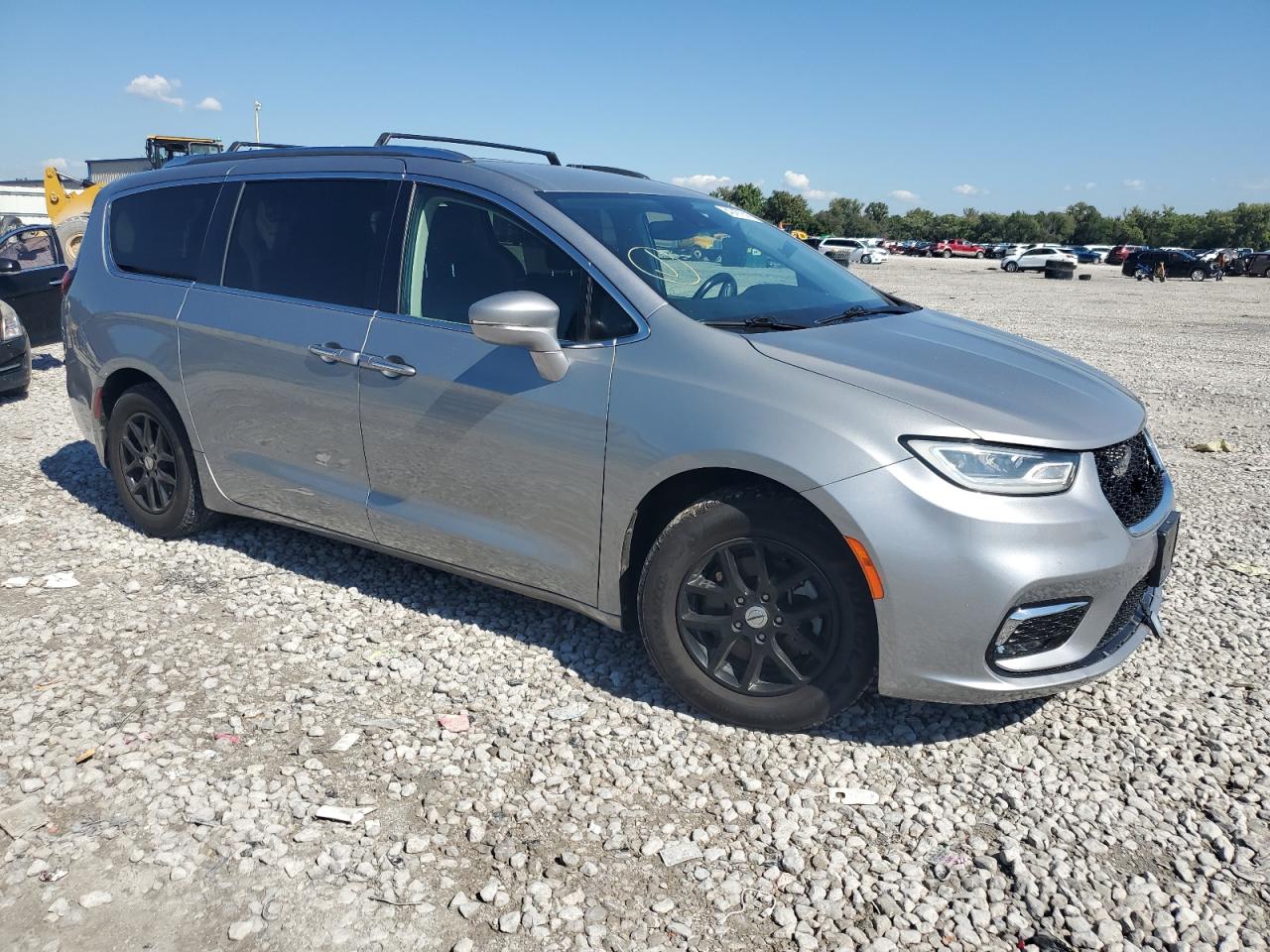 Chrysler Pacifica Touring L Image 8