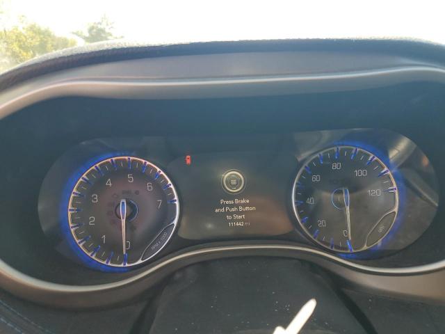 Chrysler Pacifica Touring L Image 11