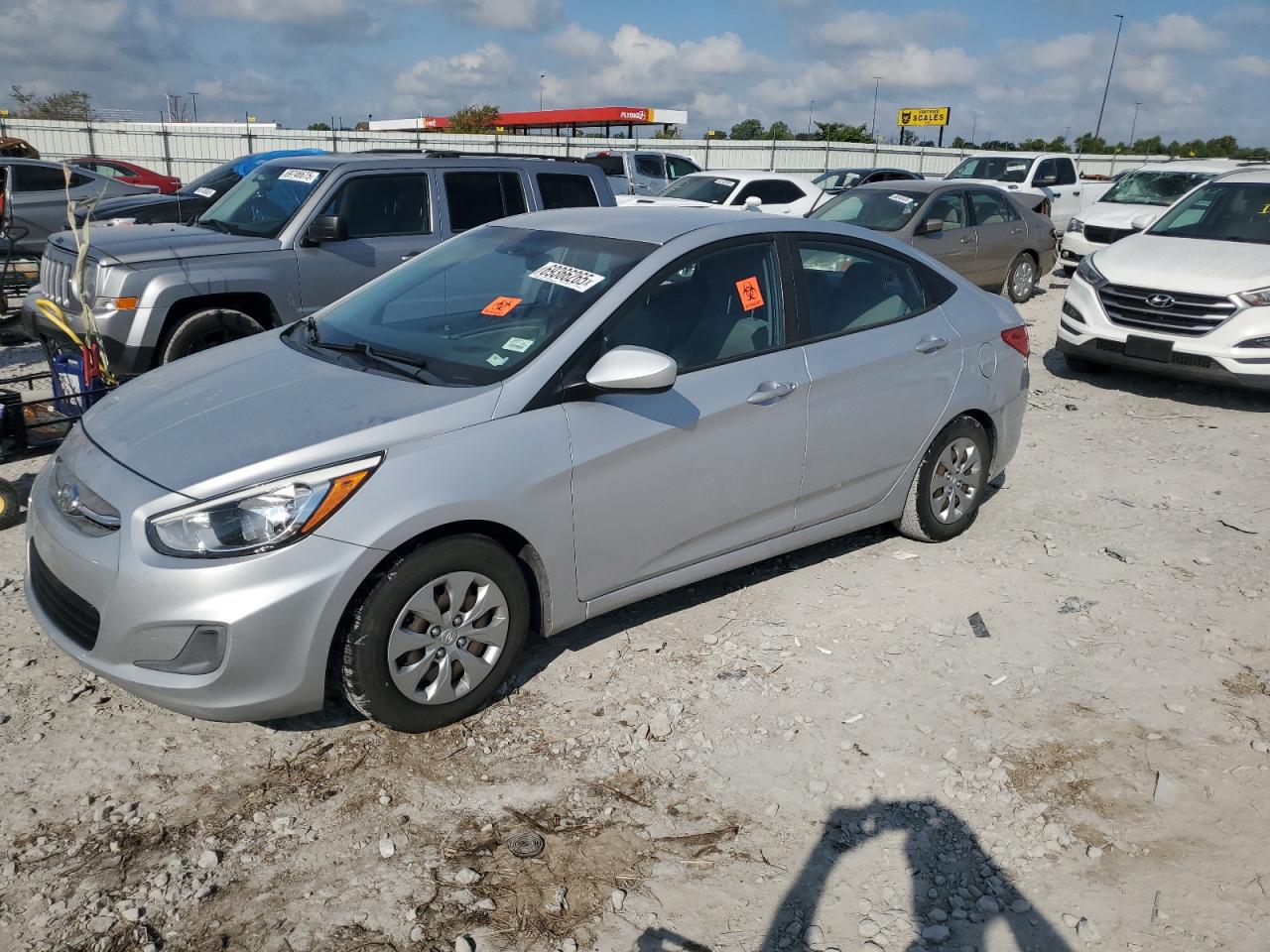 Hyundai ACCENT Se Image 1