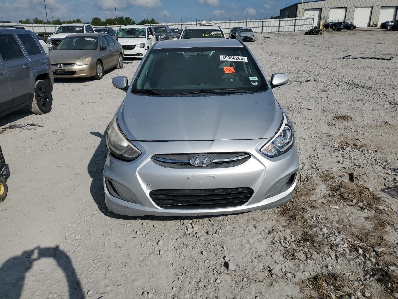 Hyundai ACCENT Se Image 11