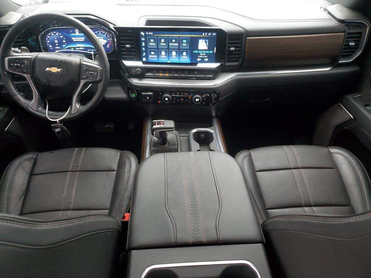 Chevrolet Silverado K1500 High Country Image 2