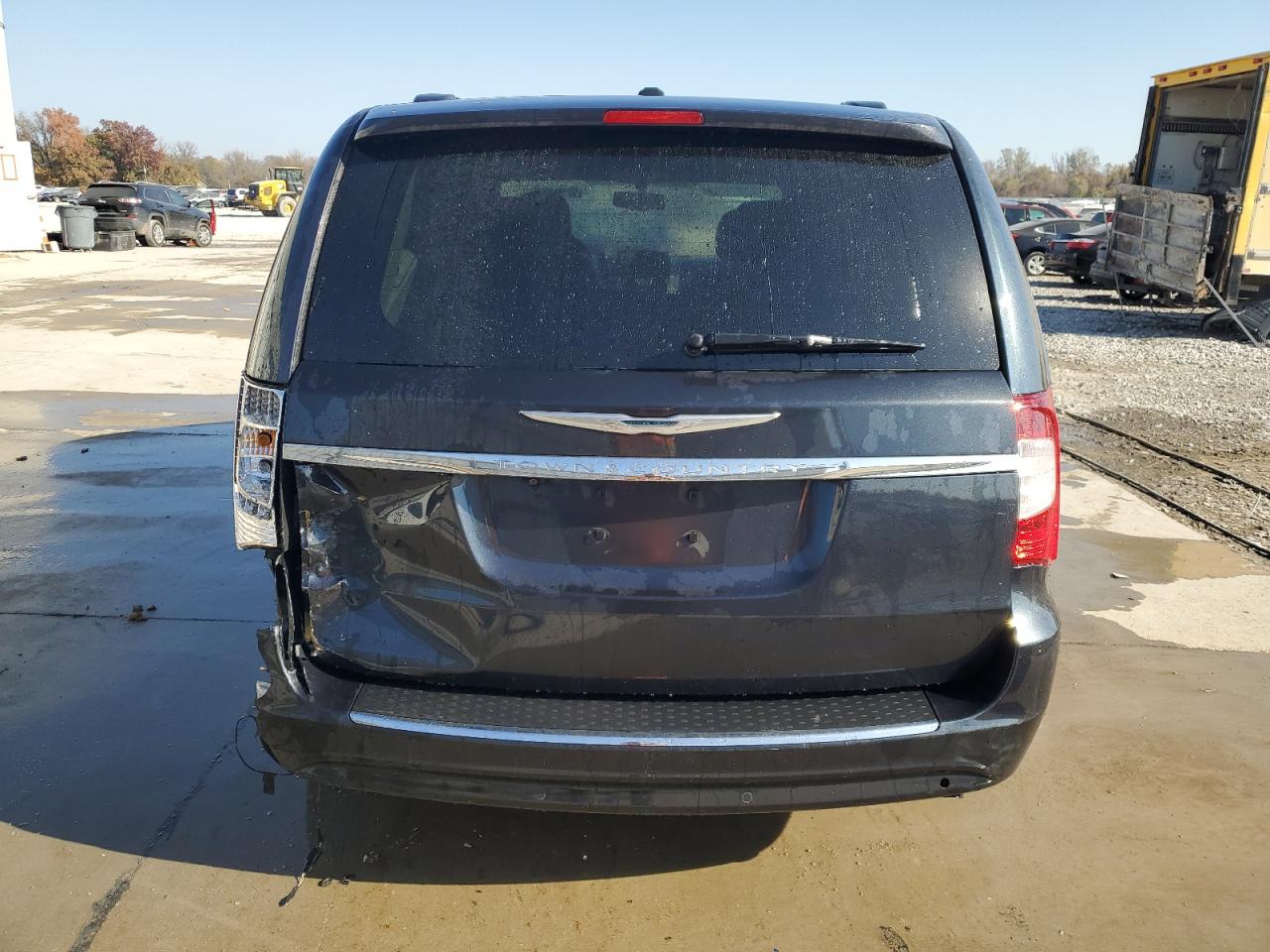 Chrysler Minivan Touring L Image 13