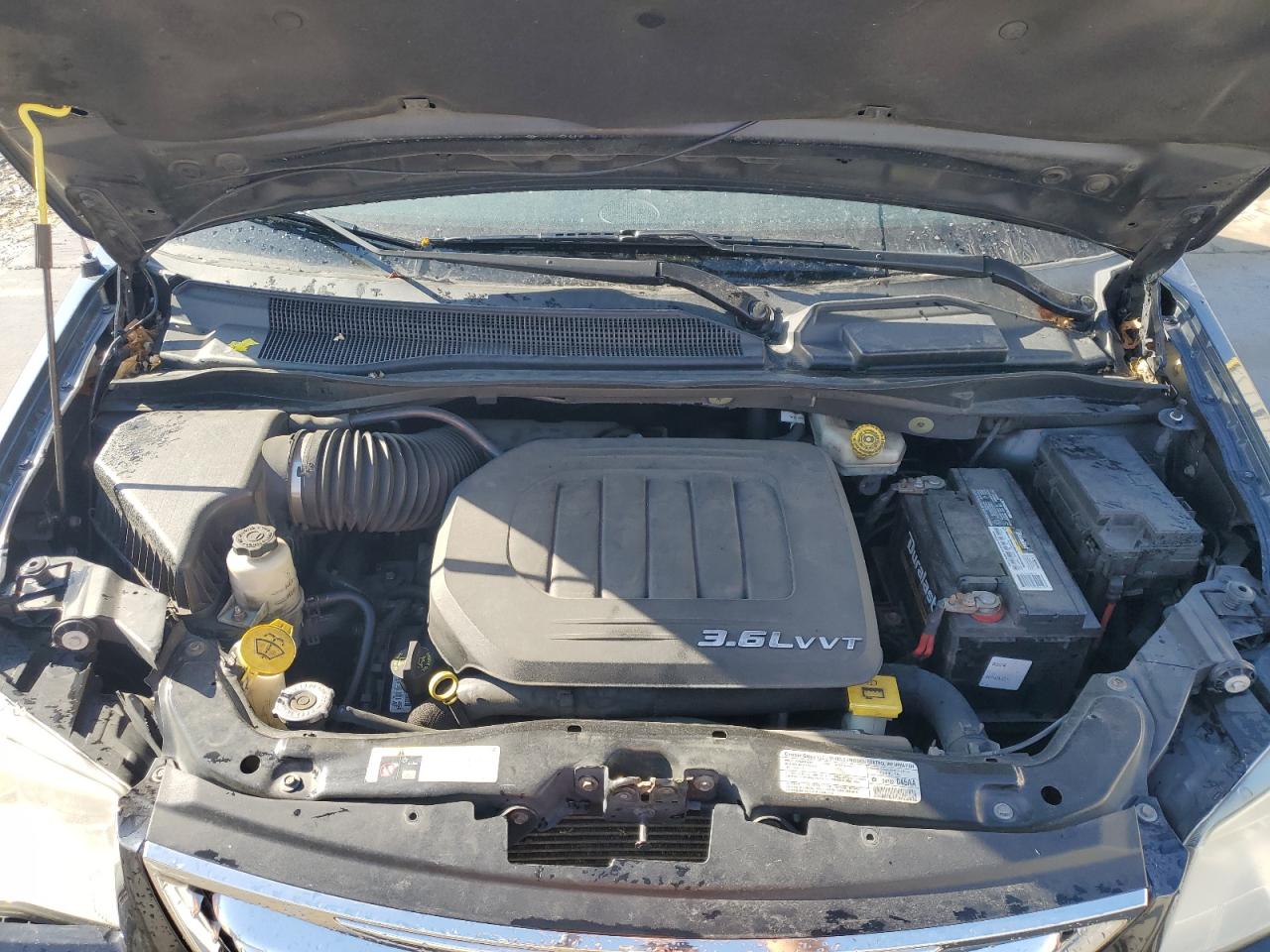 Chrysler Minivan Touring L Image 8