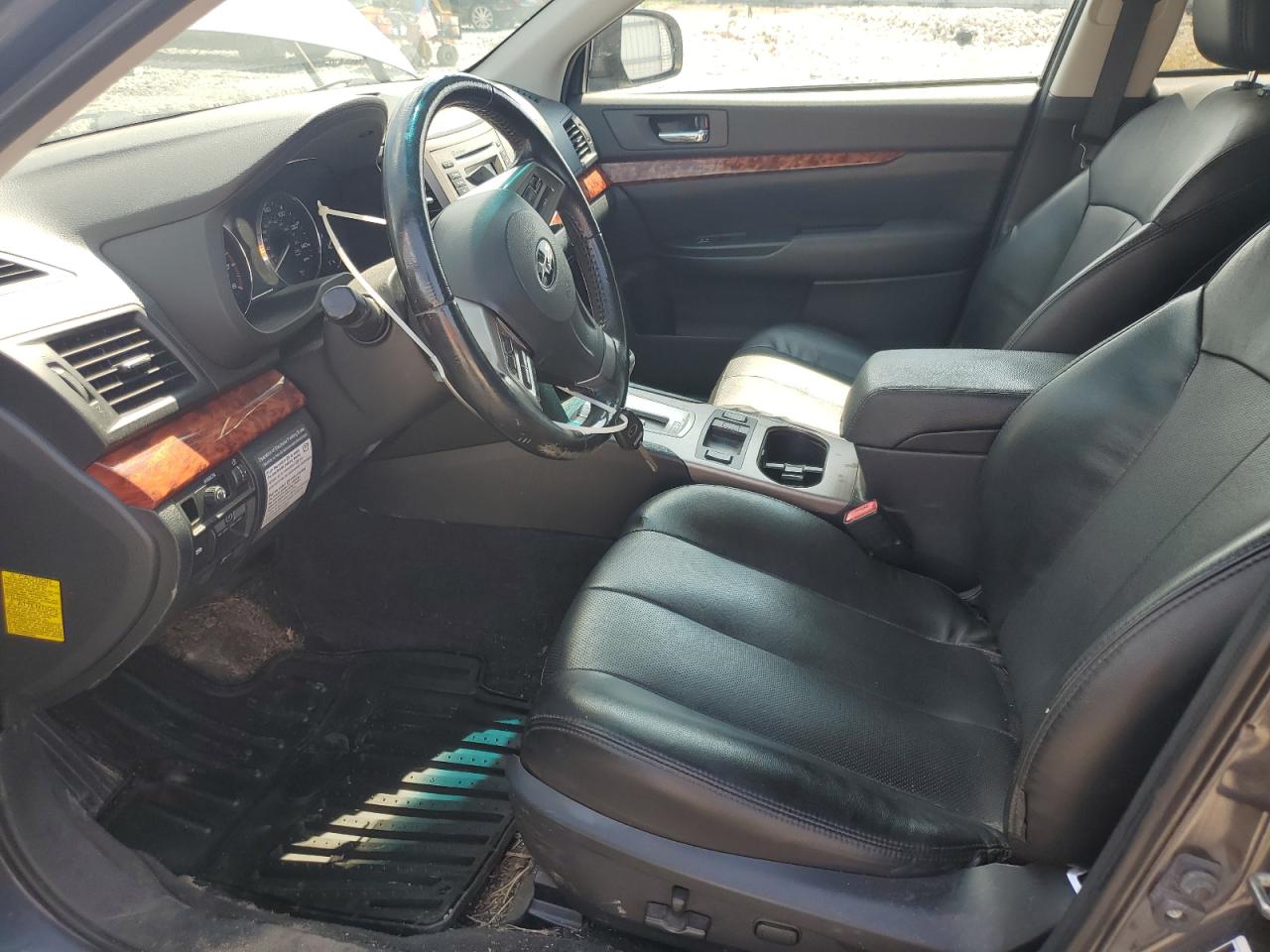 Subaru Outback 2.5i Limited Image 7