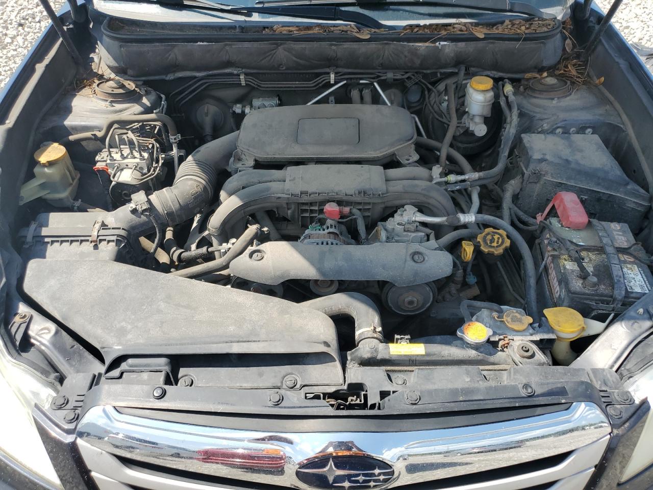 Subaru Outback 2.5i Limited Image 2