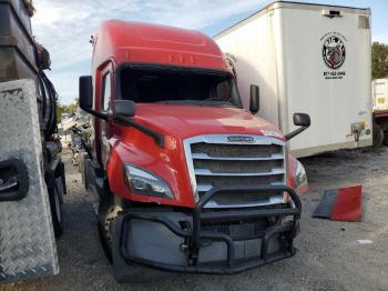  Salvage Freightliner Cascadia 1