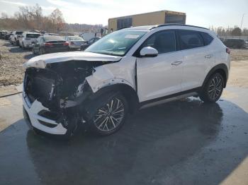  Salvage Hyundai TUCSON