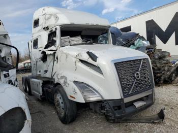  Salvage Volvo Vnl