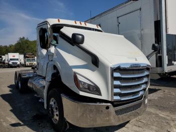  Salvage Freightliner Cascadia
