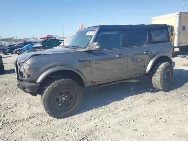  Salvage Ford Bronco