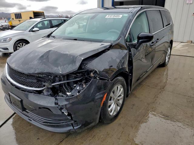  Salvage Chrysler Pacifica