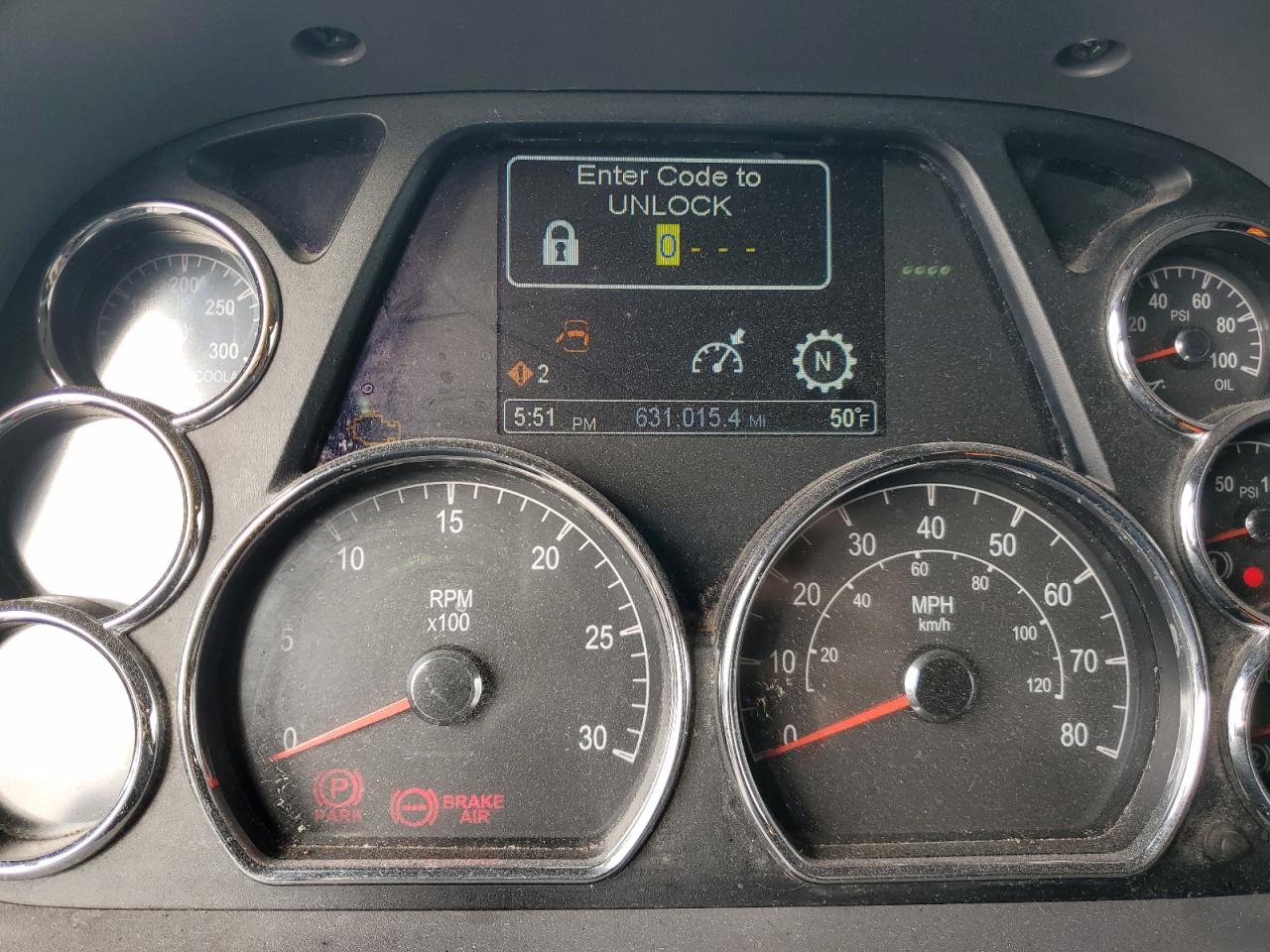 Peterbilt Tractor 579 Image 9