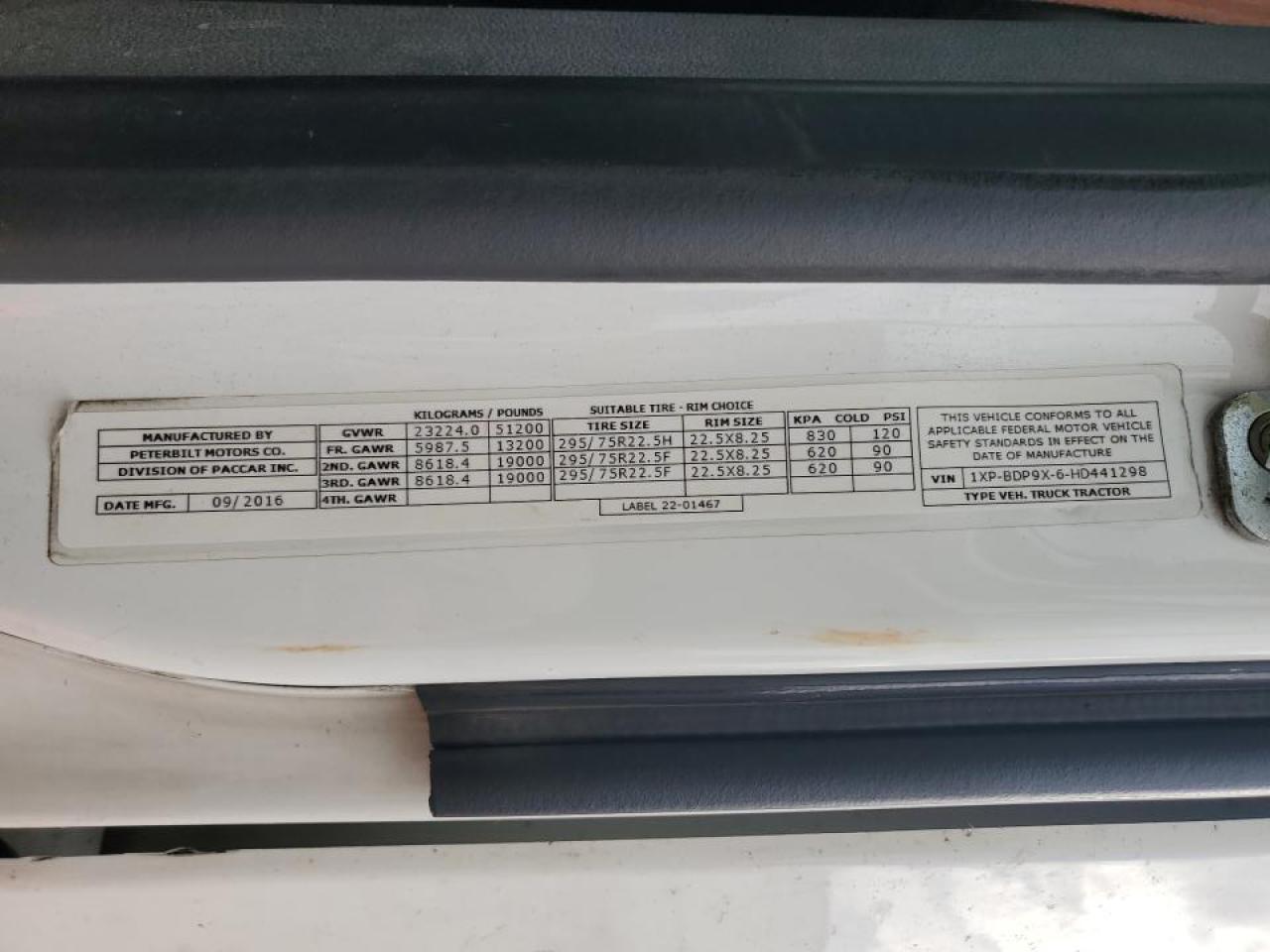 Peterbilt Tractor 579 Image 8