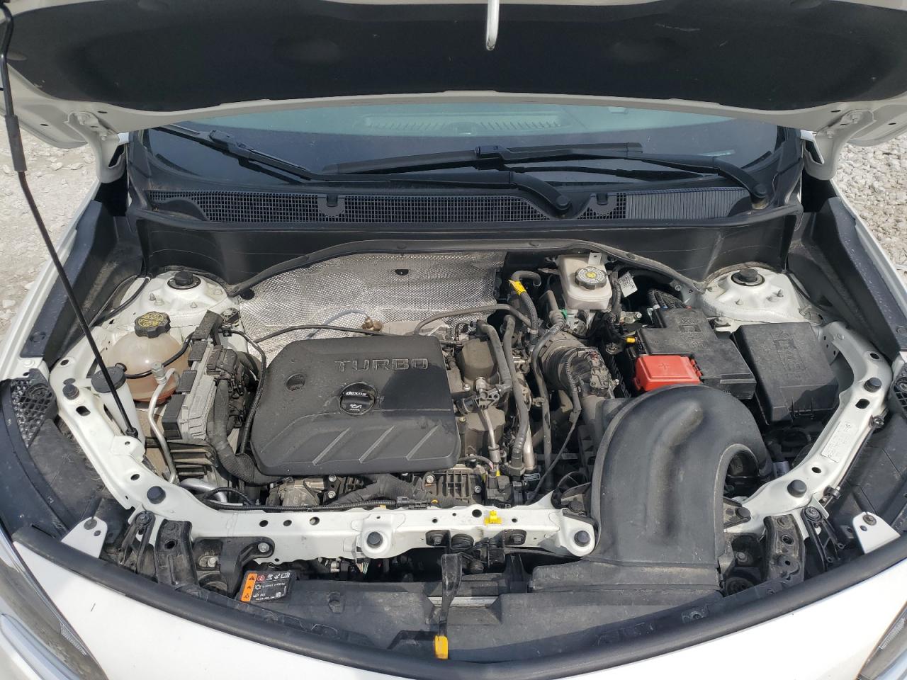 Buick Encore Essence Image 9