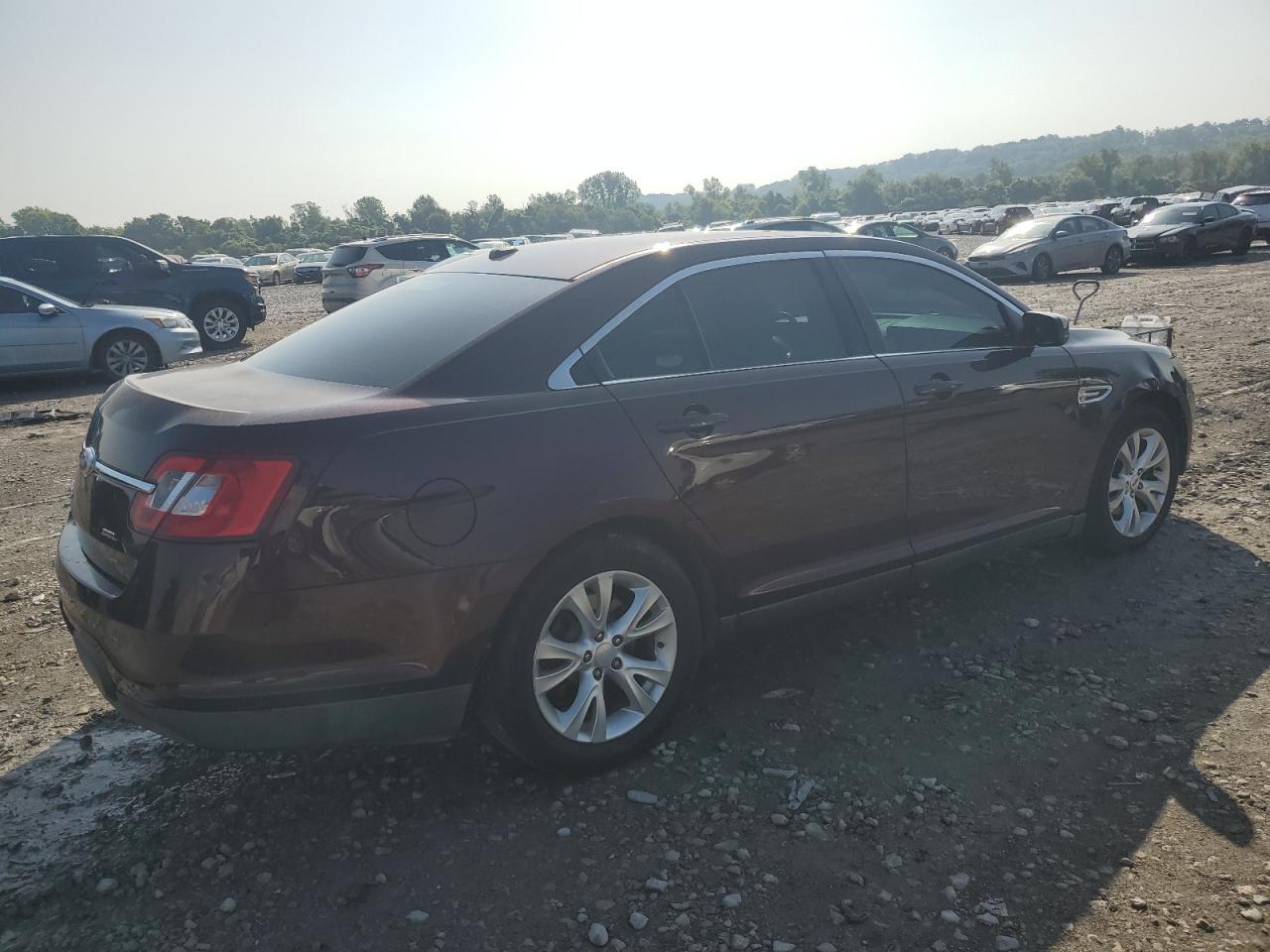 Ford Taurus Sel Image 10