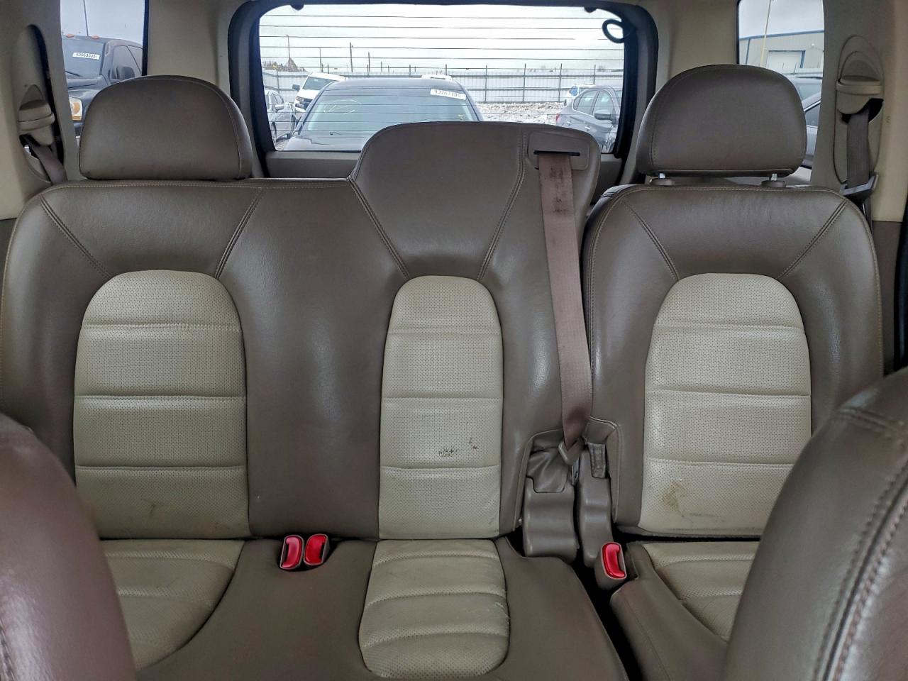 Ford Explorer Eddie Bauer Image 7