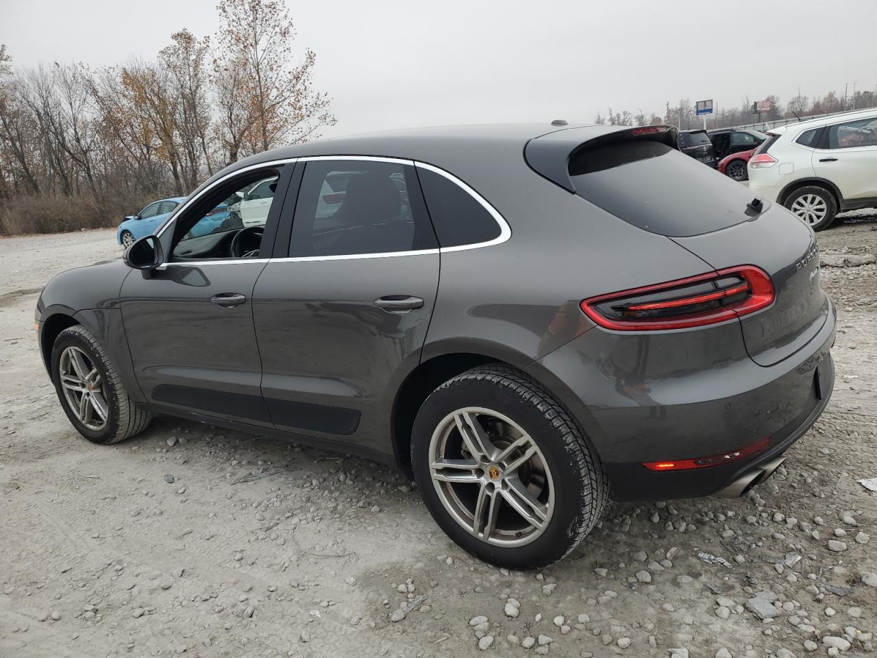 Porsche Macan S Image 11
