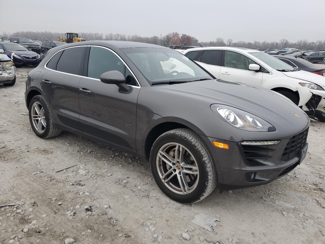 Porsche Macan S Image 12