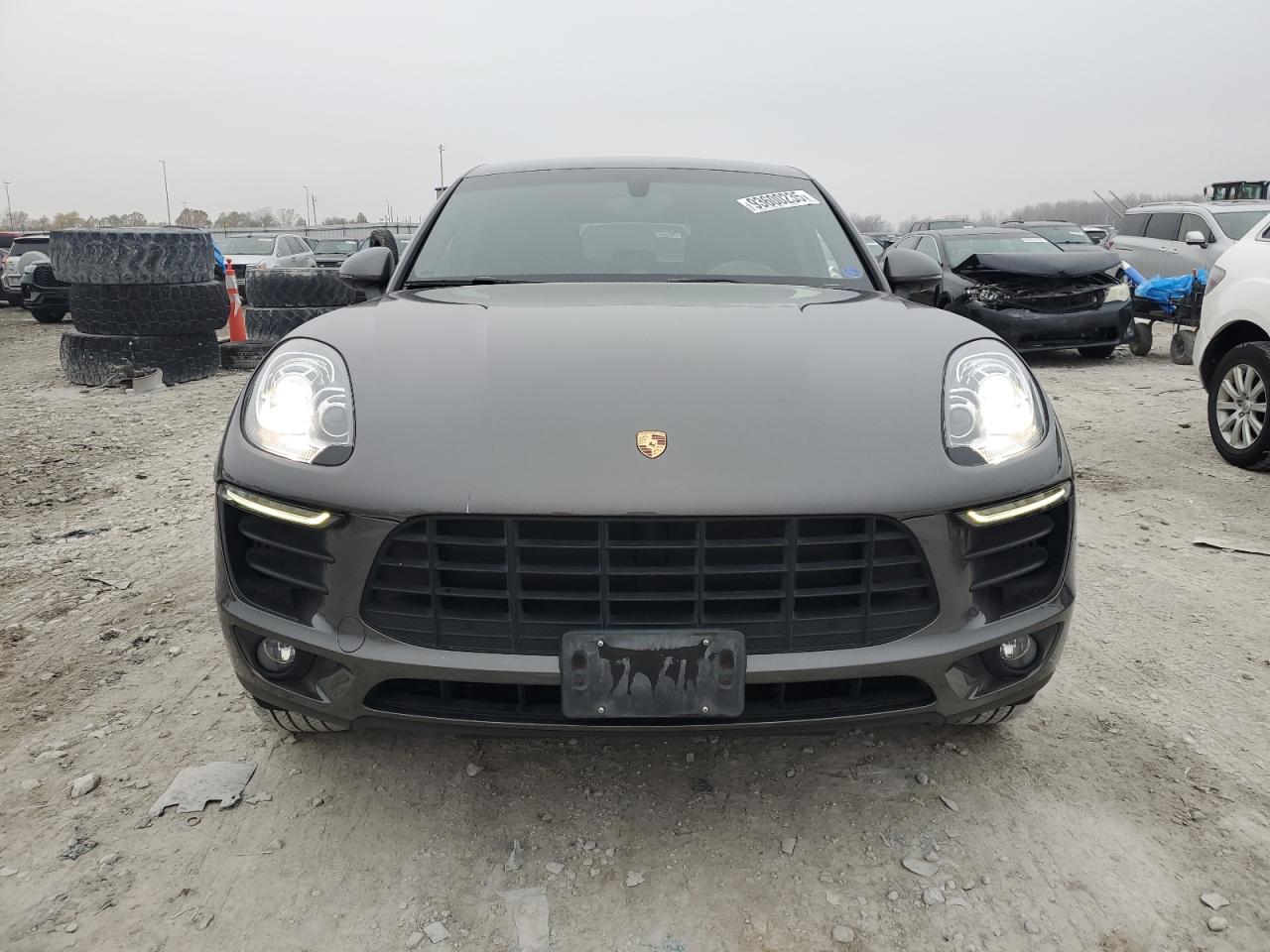 Porsche Macan S Image 4