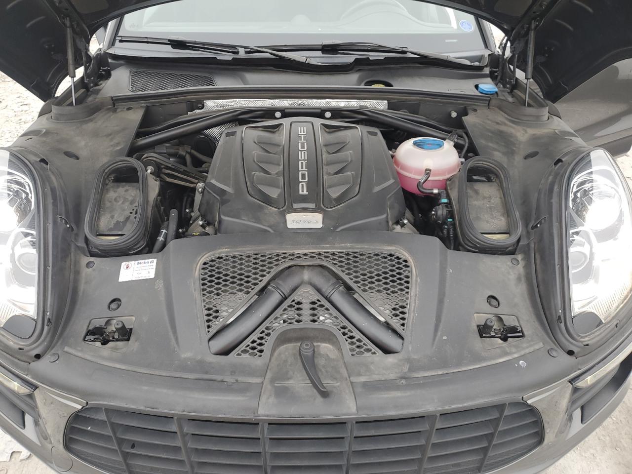 Porsche Macan S Image 6