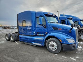  Salvage Peterbilt 579