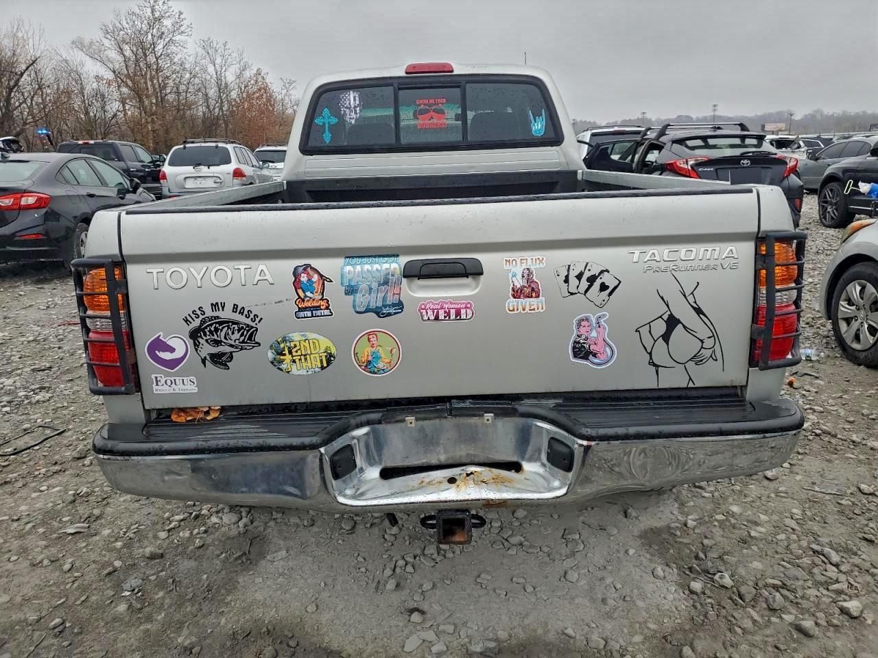 Toyota Tacoma Xtracab Prerunner Image 11