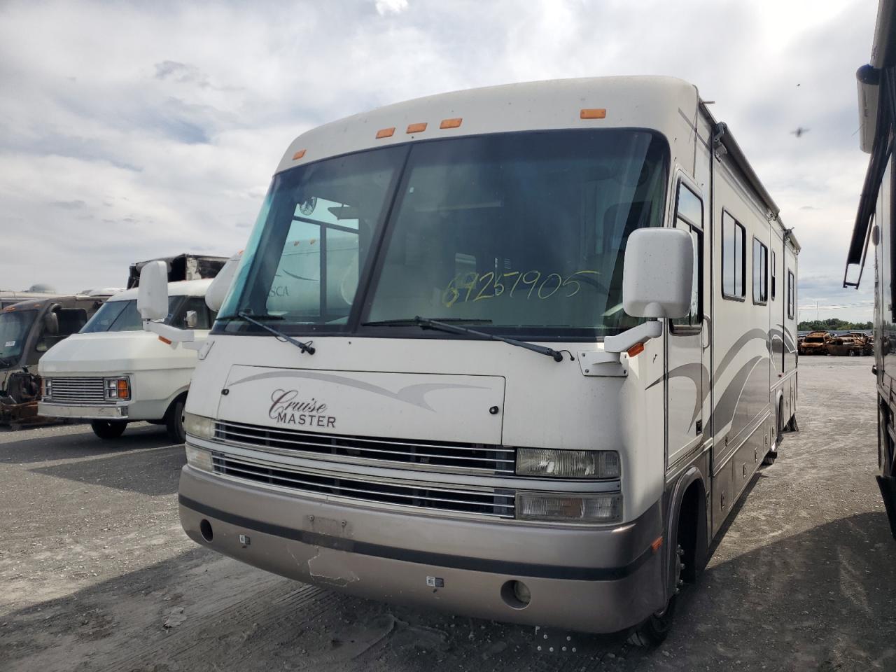 Ford Motorhome Super Duty Stripped Chassis Image 2