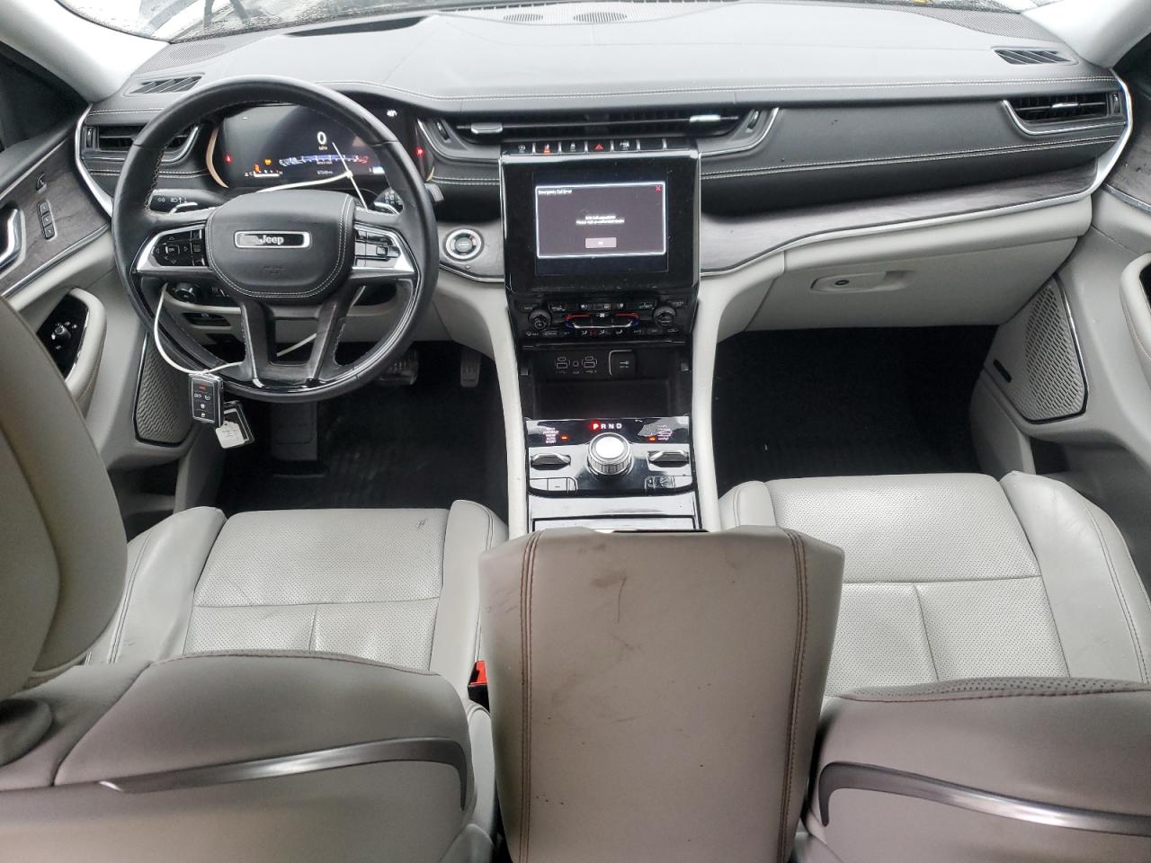 Jeep Grand Cherokee Overland Image 7