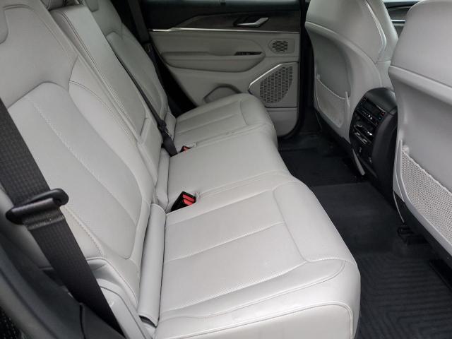 Jeep Grand Cherokee Overland Image 9