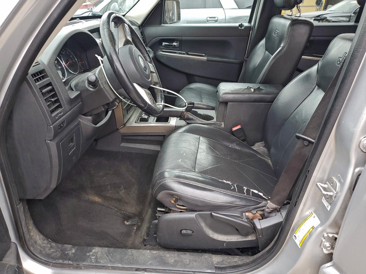 Jeep Liberty Limited Image 12