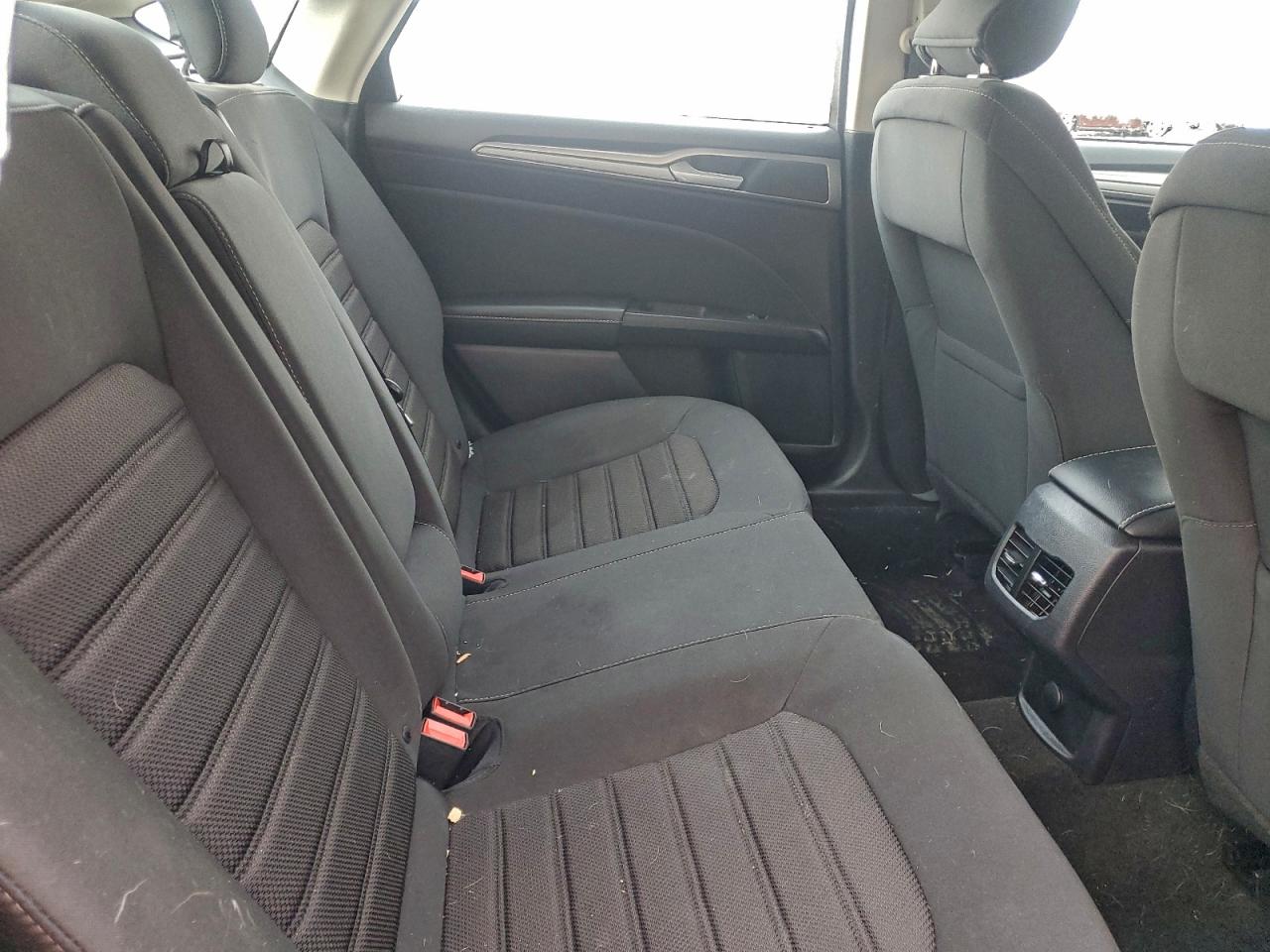 Ford Fusion Se Image 11