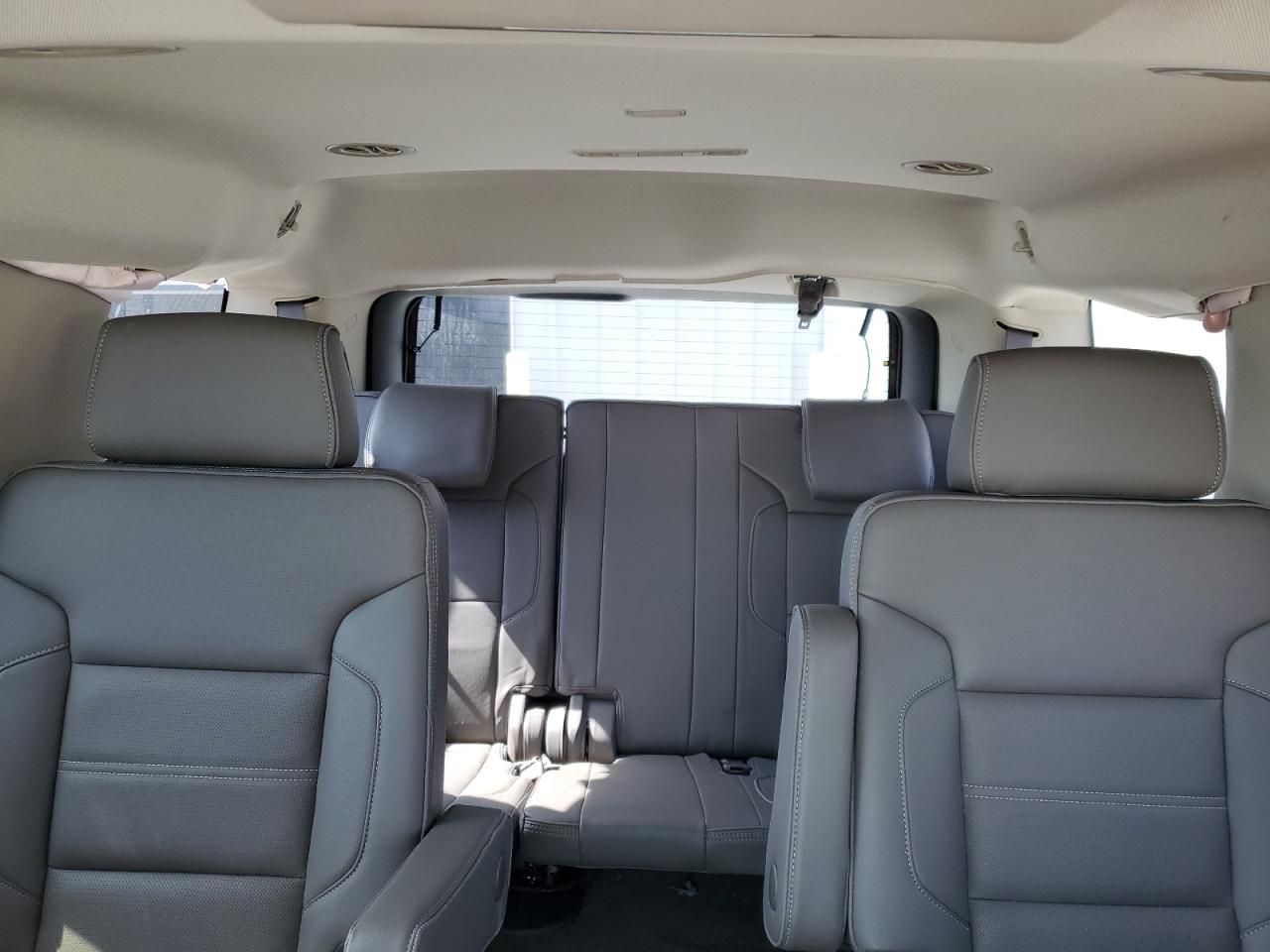 GMC Yukon Denali Image 2