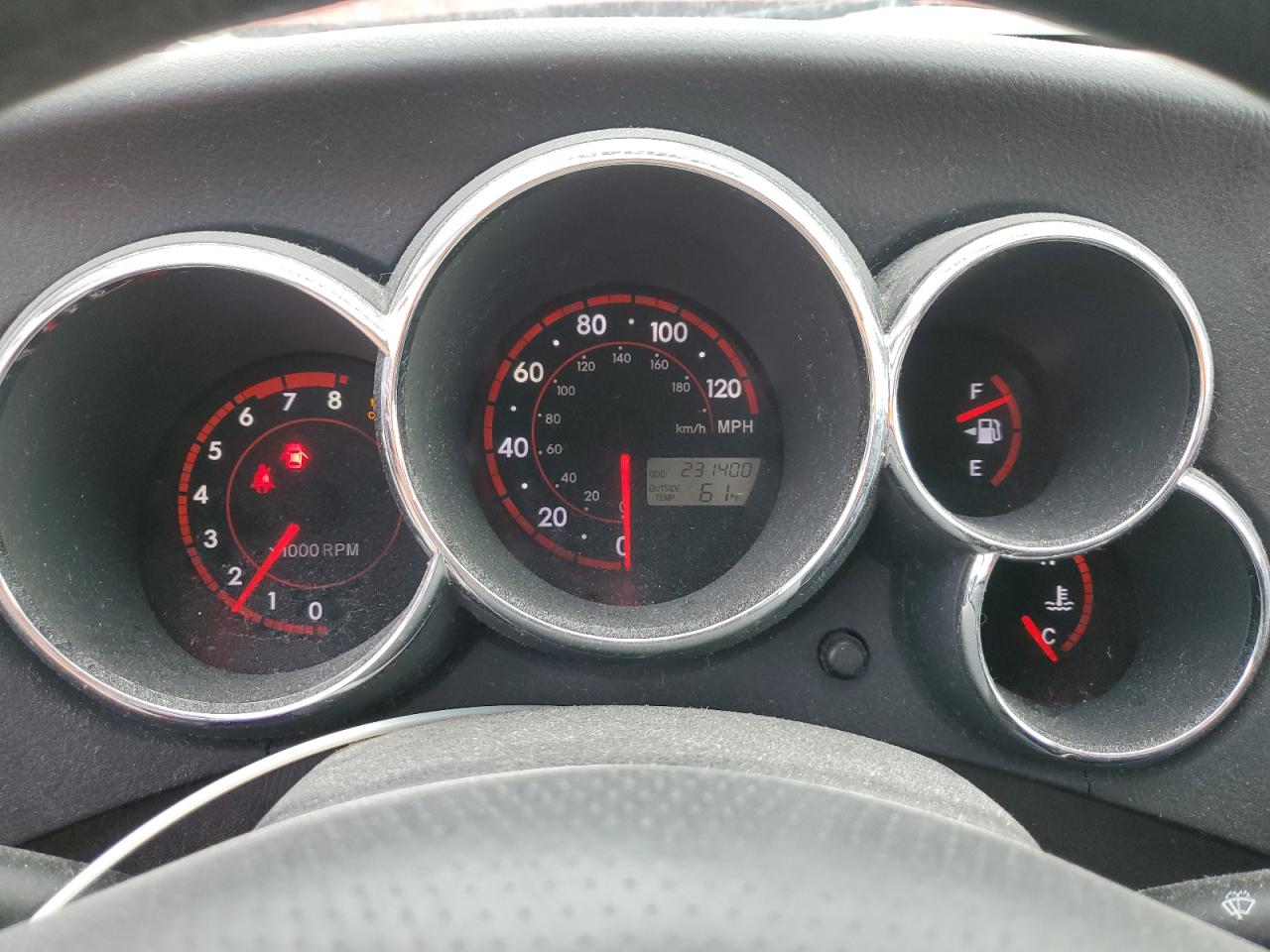 Pontiac Vibe Image 9