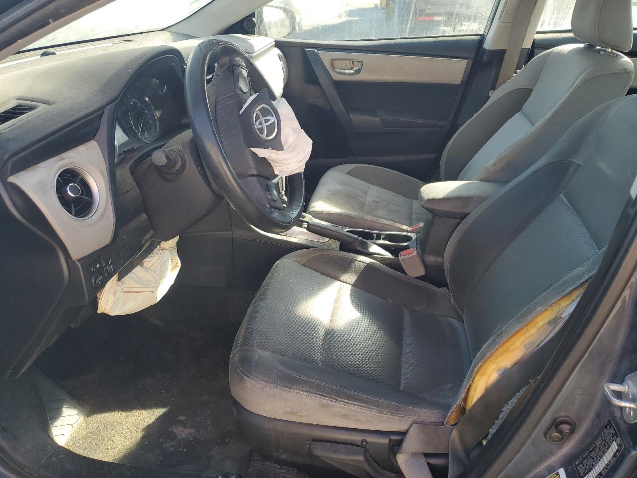 Toyota Corolla L Image 6