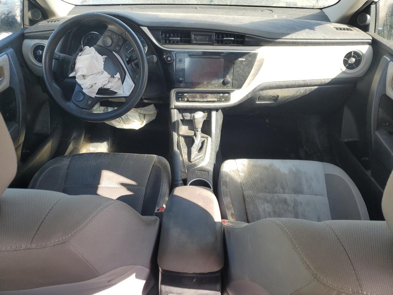 Toyota Corolla L Image 7