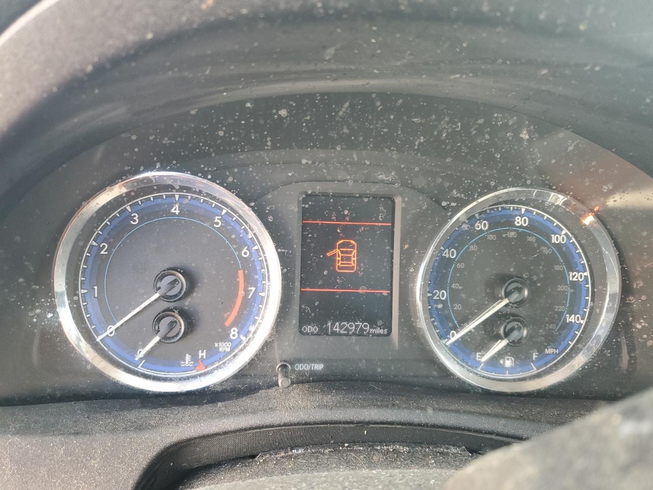 Toyota Corolla L Image 8