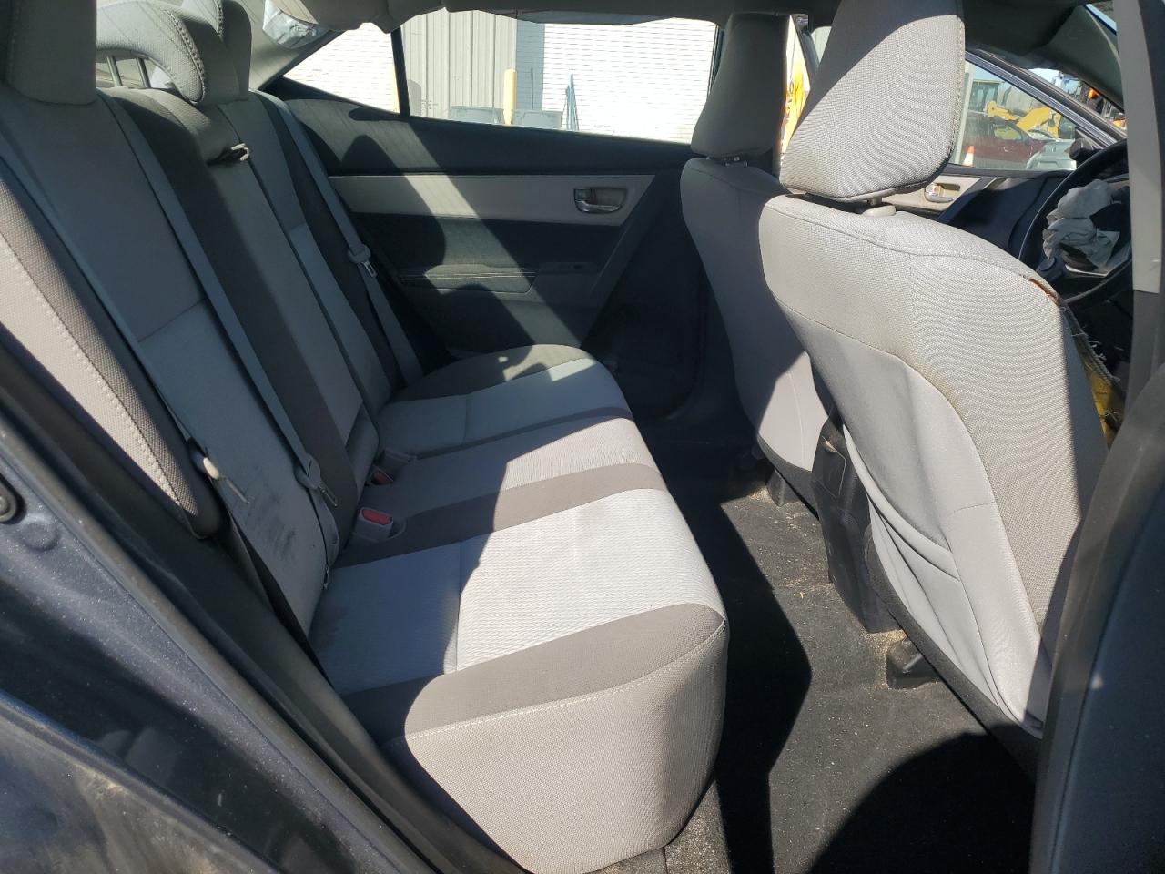 Toyota Corolla L Image 5