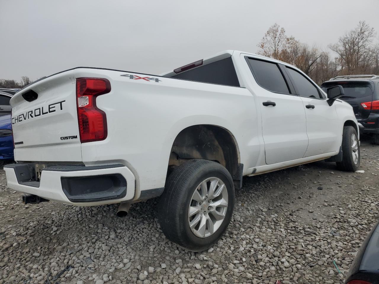 Chevrolet Silverado K1500 Custom Image 2