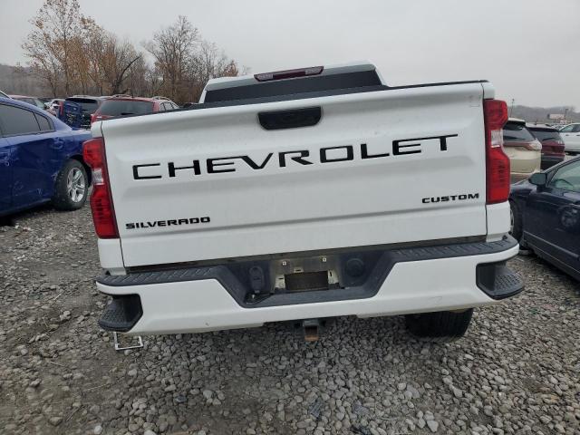 Chevrolet Silverado K1500 Custom Image 11