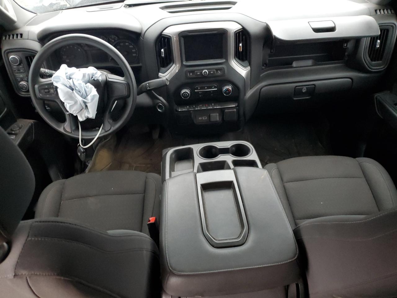 Chevrolet Silverado K1500 Custom Image 12