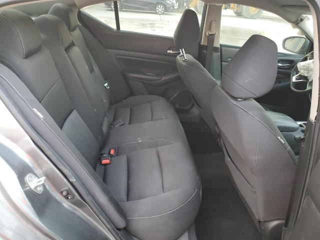 Nissan Altima S Image 8