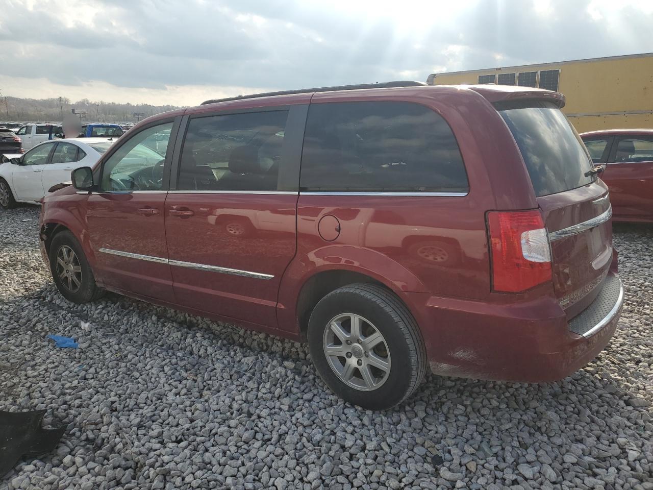 Chrysler Minivan Touring Image 6