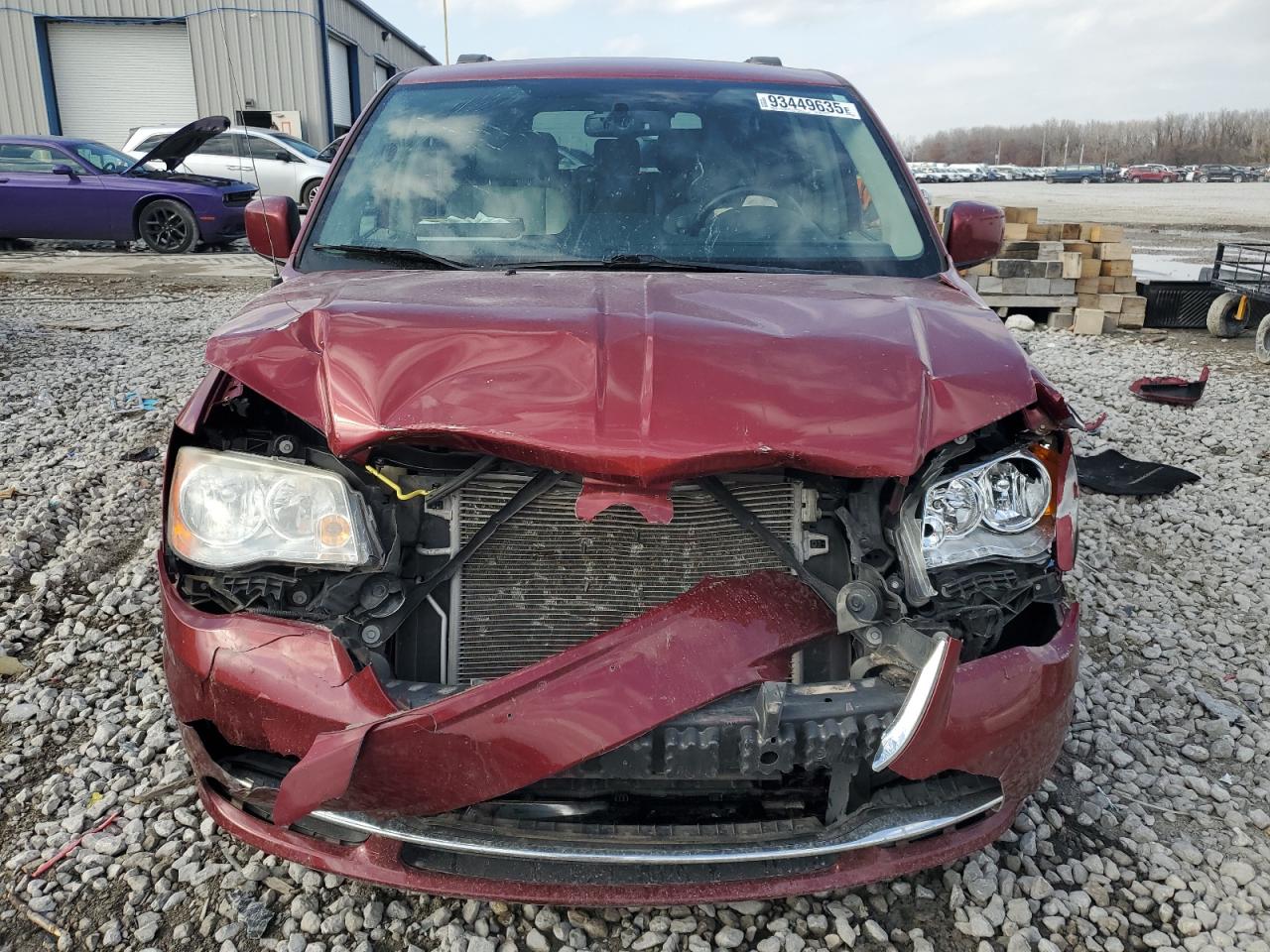 Chrysler Minivan Touring Image 2