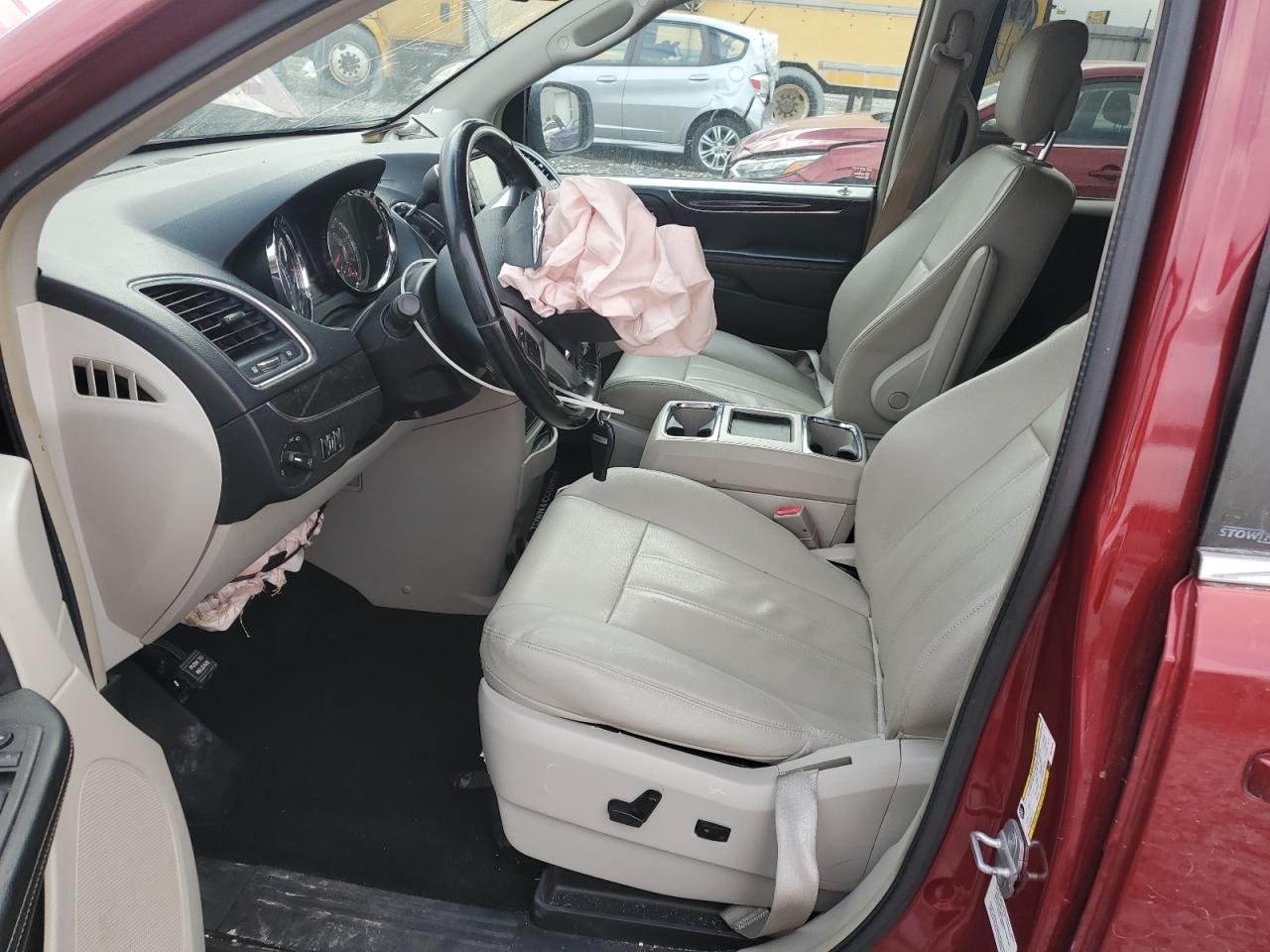 Chrysler Minivan Touring Image 5