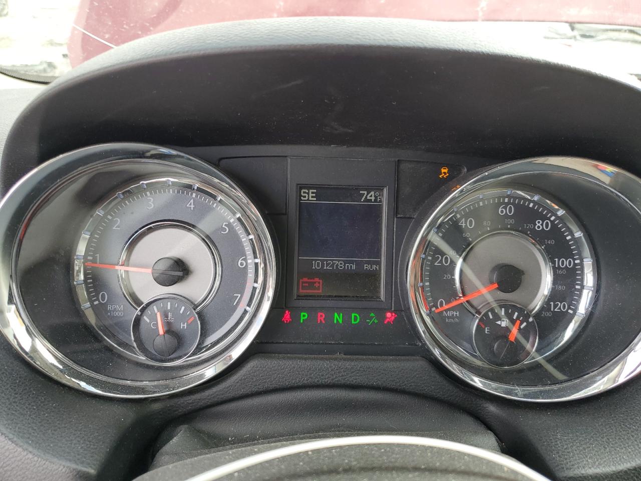 Chrysler Minivan Touring Image 8